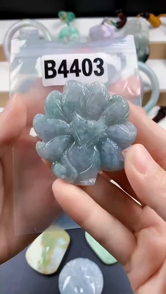 颈饰未镶嵌翡翠天然翡翠吊坠挂件
