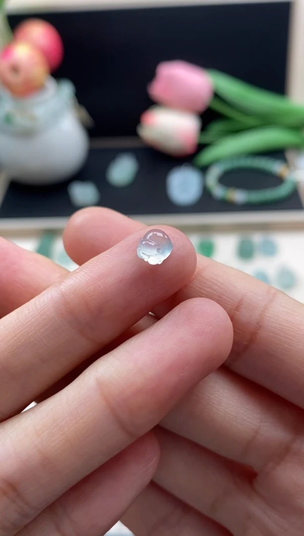 翡翠未镶嵌颈饰翡翠冰种小猪