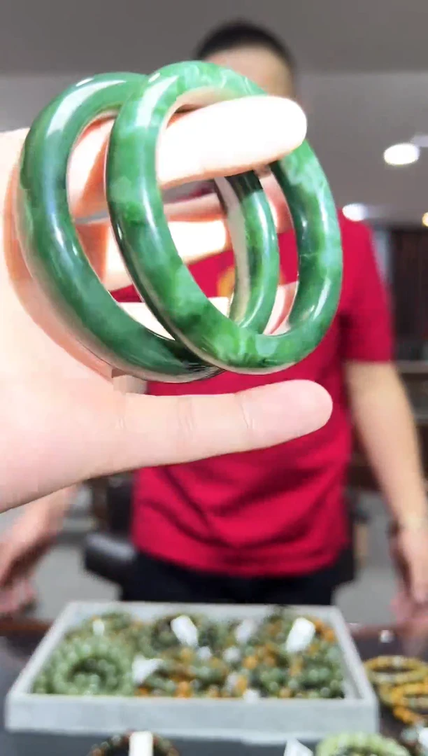 未镶嵌手镯和田玉（碧玉）多样性发货其中发一