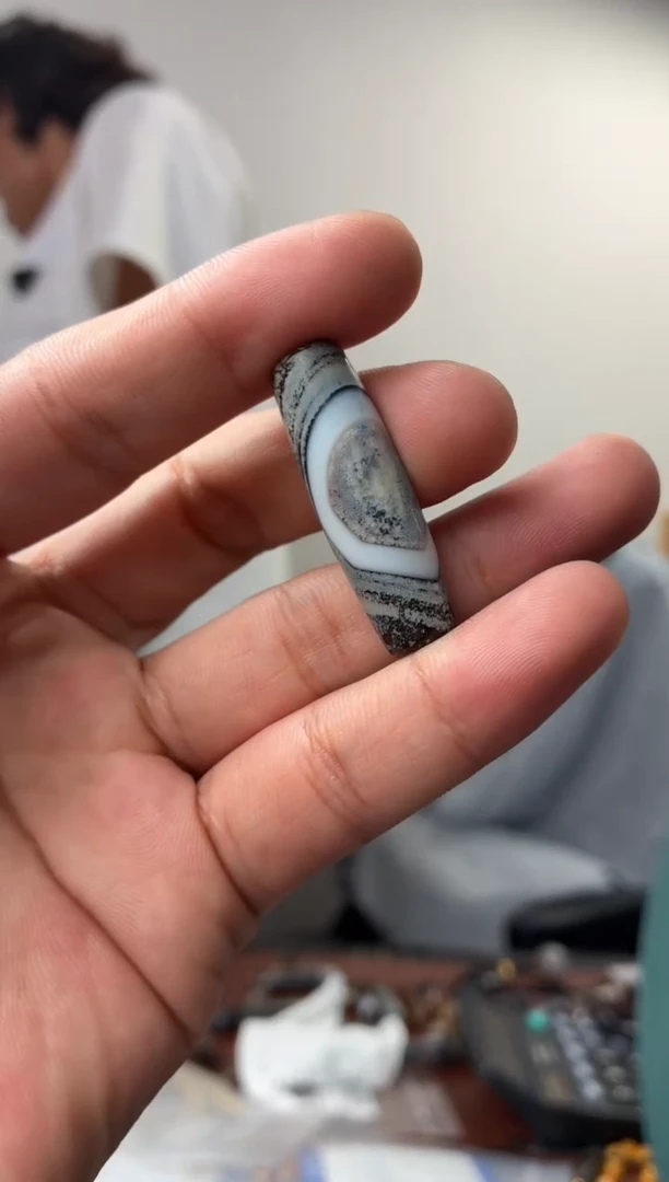 未镶嵌玛瑙/玉髓珠宝奇石噶玛珠宝