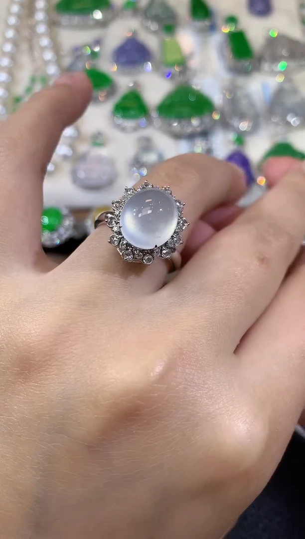 18K金镶嵌戒指翡翠A83