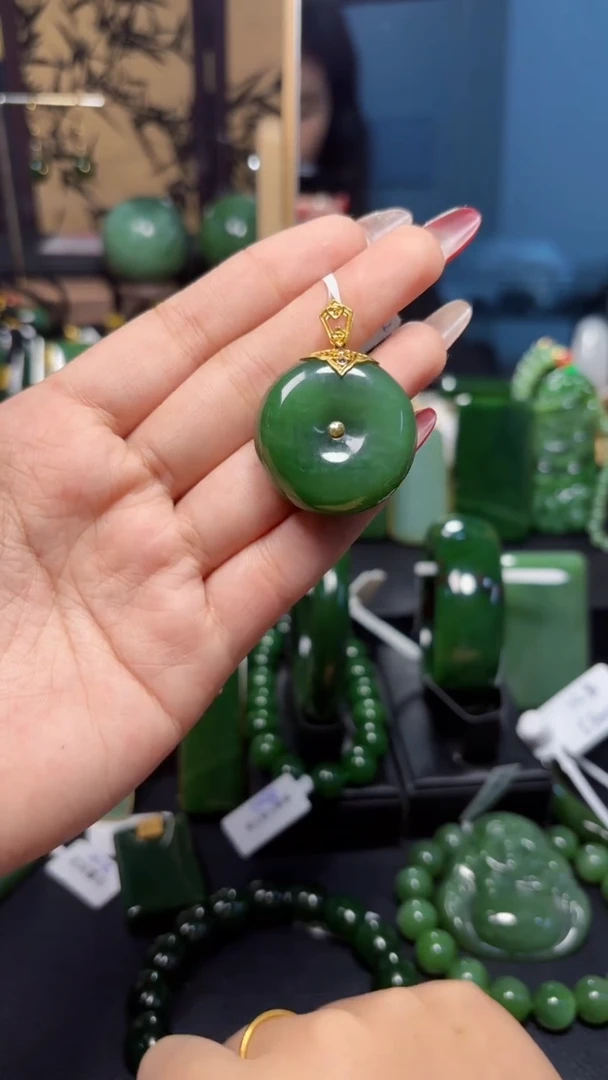 【闪购商品】和田玉（碧玉）吊坠(赠链)18K金镶嵌1