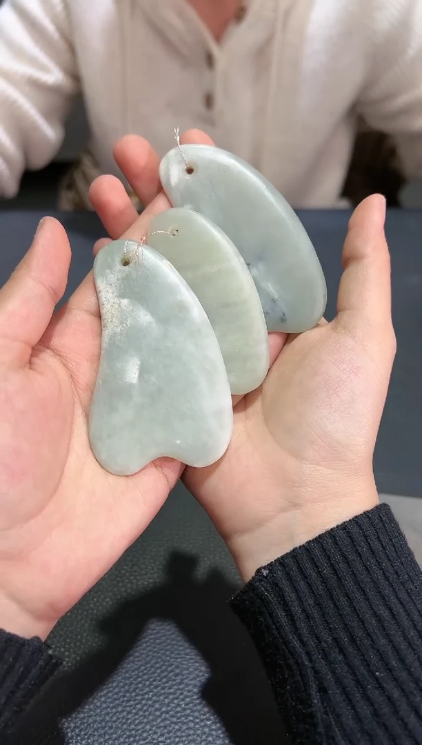 【闪购商品】和田玉吊坠(赠链)未镶嵌且末料刮痧板多样性发其一