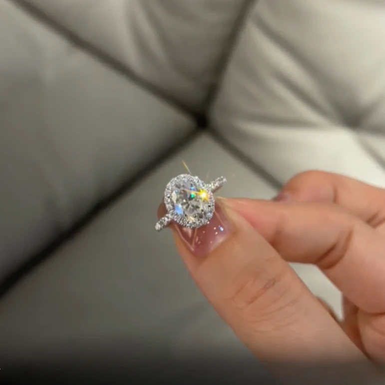 恒美娜 925银莫桑石戒指 大鸽子蛋2克拉婚戒银戒指 豪华气质轻奢