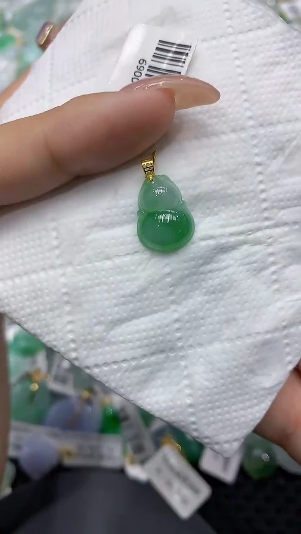 颈饰18K金镶嵌翡翠111111111111