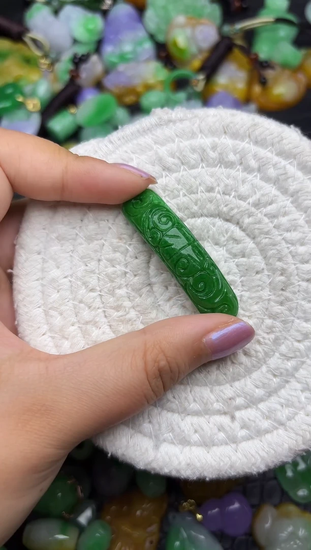 颈饰未镶嵌翡翠缅甸翡翠吊坠