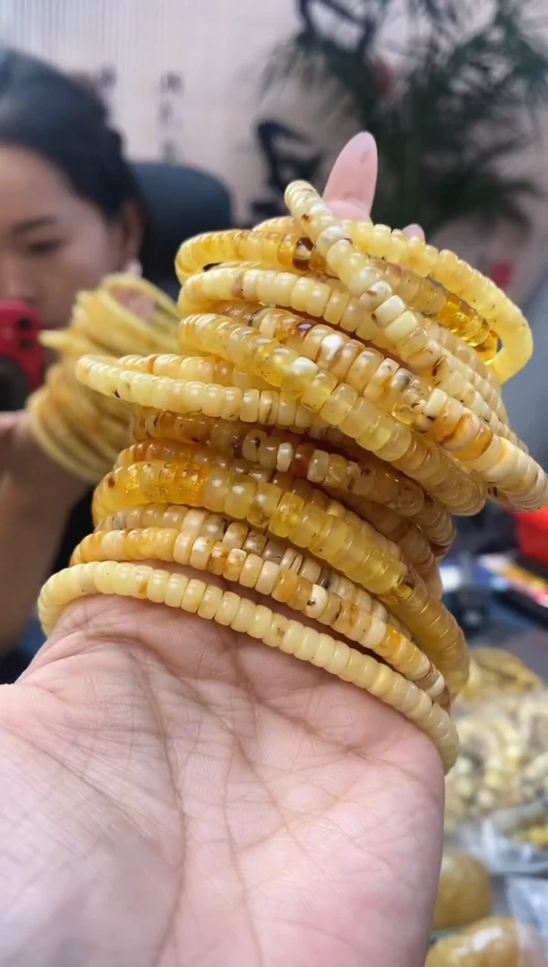 未镶嵌琥珀裸石天然琥珀蜜蜡多样性发一