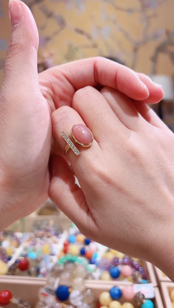 银S925镀金镶嵌蛋白石戒指天然粉澳宝，蜜桃粉设计款