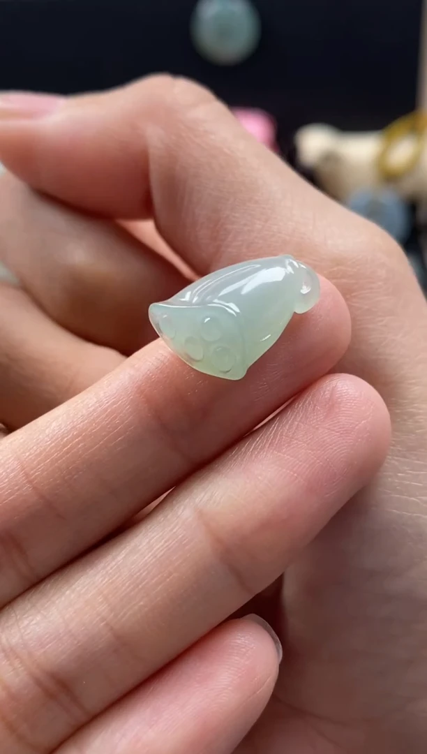 【闪购商品】翡翠颈饰未镶嵌翡翠晴底莲蓬