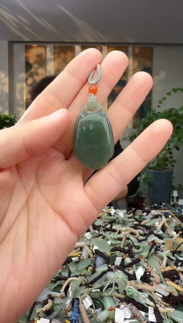 未镶嵌和田玉挂件拍一发一