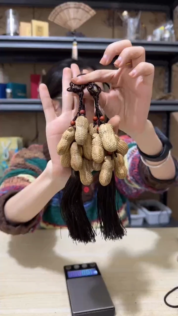 【闪购商品】沉香吊坠顺化雕刻沉香挂件多样性发一条