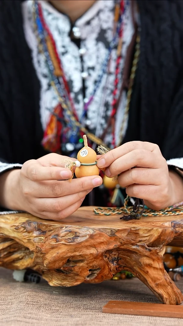 【闪购商品】170—光岳葫天然脖挂车挂大漆手捻小葫芦