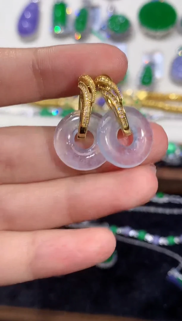 18K金镶嵌翡翠耳饰多样性发其一