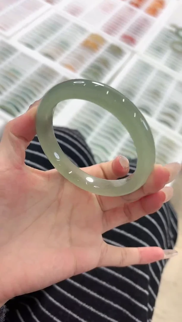 未镶嵌手镯石英质玉149-58D