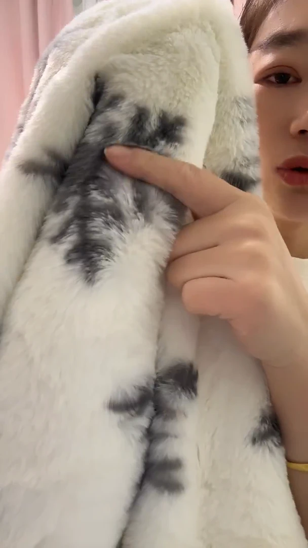 聚酯纤维1.2-1.8白底雪花-兔毛-瑕疵款