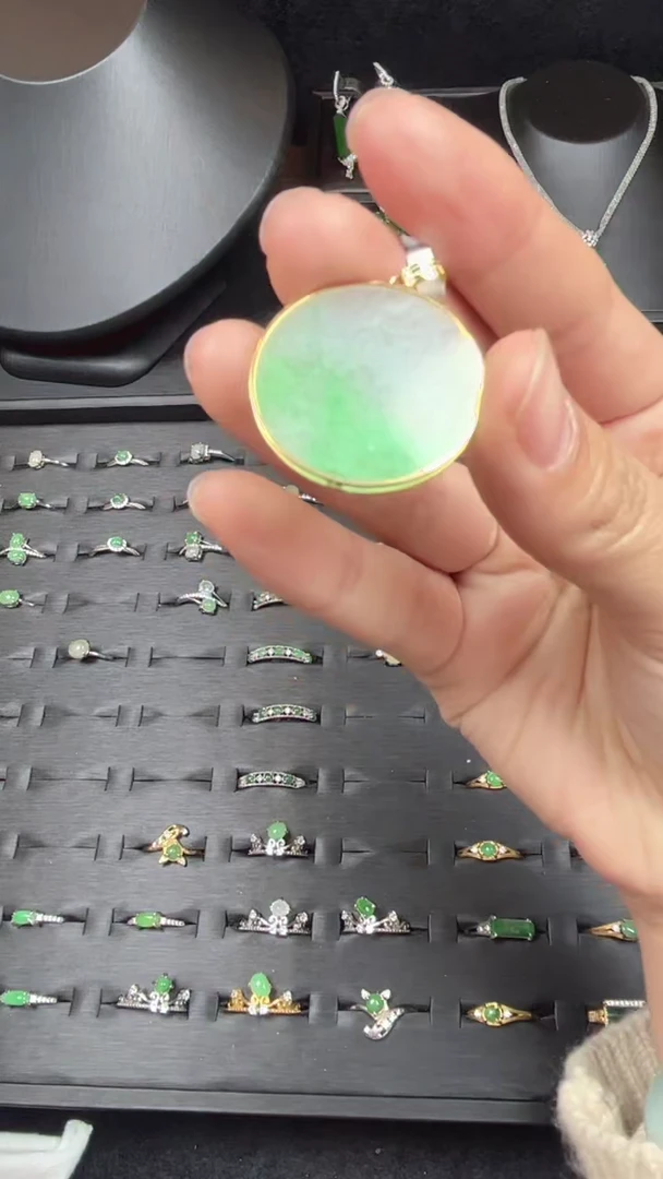 吊坠(不含链)18K金镶嵌翡翠吊坠