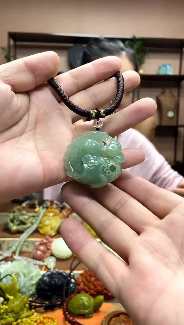 未镶嵌岫玉吊坠·