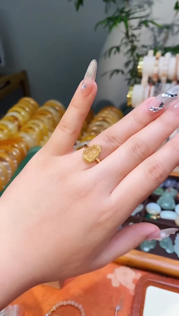 未镶嵌蜜蜡戒指（冰的）金枝玉叶