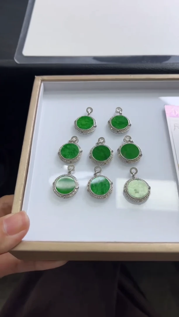 颈饰银S925镶嵌翡翠V387/多样性发一件/配绳子