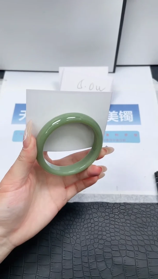 【闪购商品】石英质玉手镯未镶嵌275-61