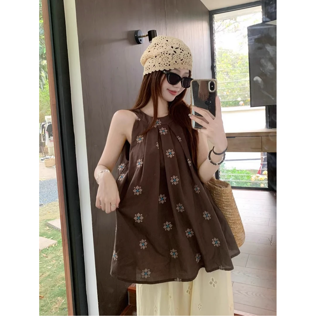 夏季重工刺绣花朵挂脖背心衬衫女款设计感宽松露肩娃娃衫无袖上衣