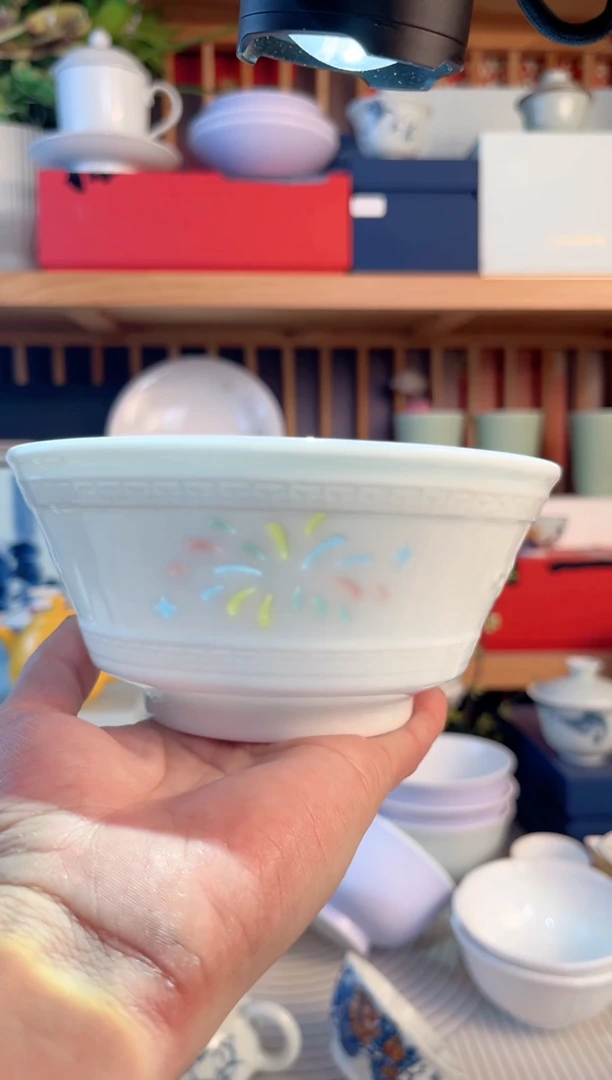 陶6英寸浮雕玲珑面碗