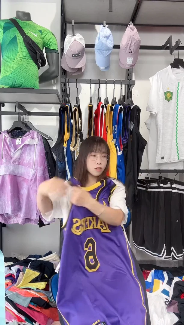1490    编码 瑕疵款以直播间过款为准 尺码