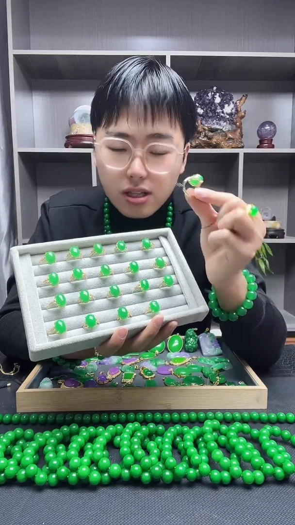 14K金镶嵌戒指翡翠戒指