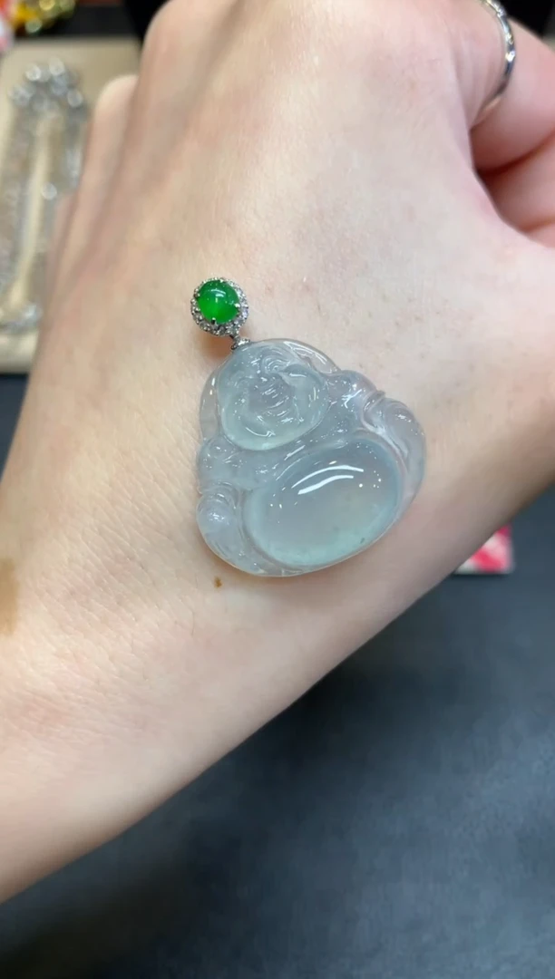 【闪购商品】翡翠颈饰18K金镶嵌佛公【无服务费】