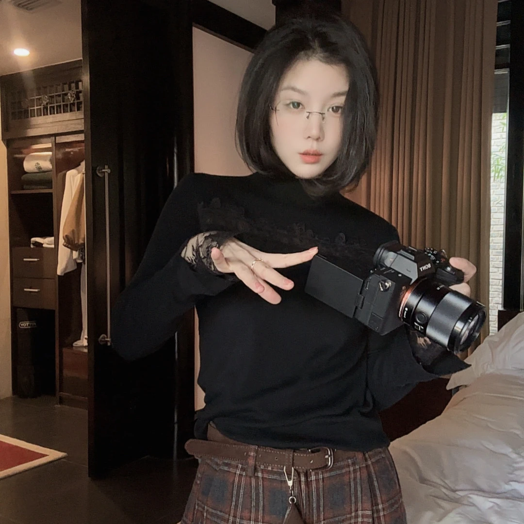 【悦悦专属】秋冬新款蕾丝拼接半高领修身针织打底衫Y1056