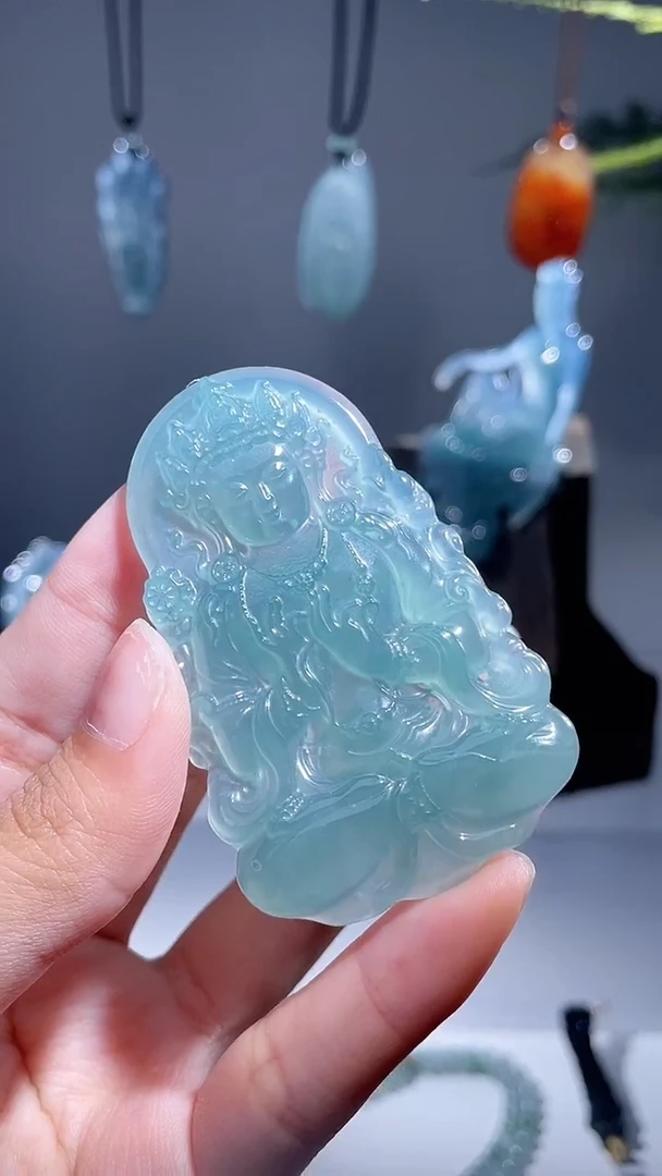 颈饰未镶嵌翡翠度母