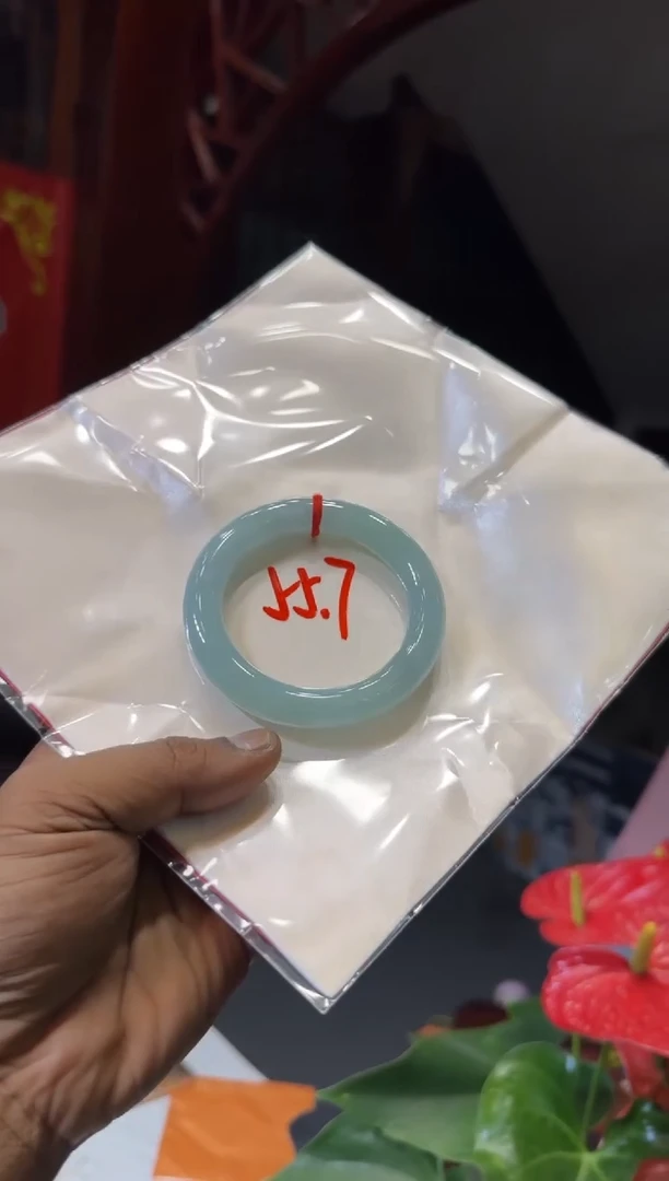 未镶嵌手镯翡翠手镯
