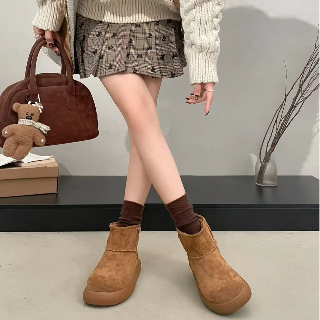 厚底时装靴女新款复古显瘦套筒马丁靴短靴818-5