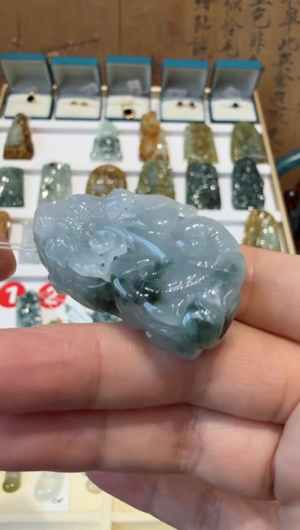 翡翠挂件未镶嵌A货翡翠多样性孤品