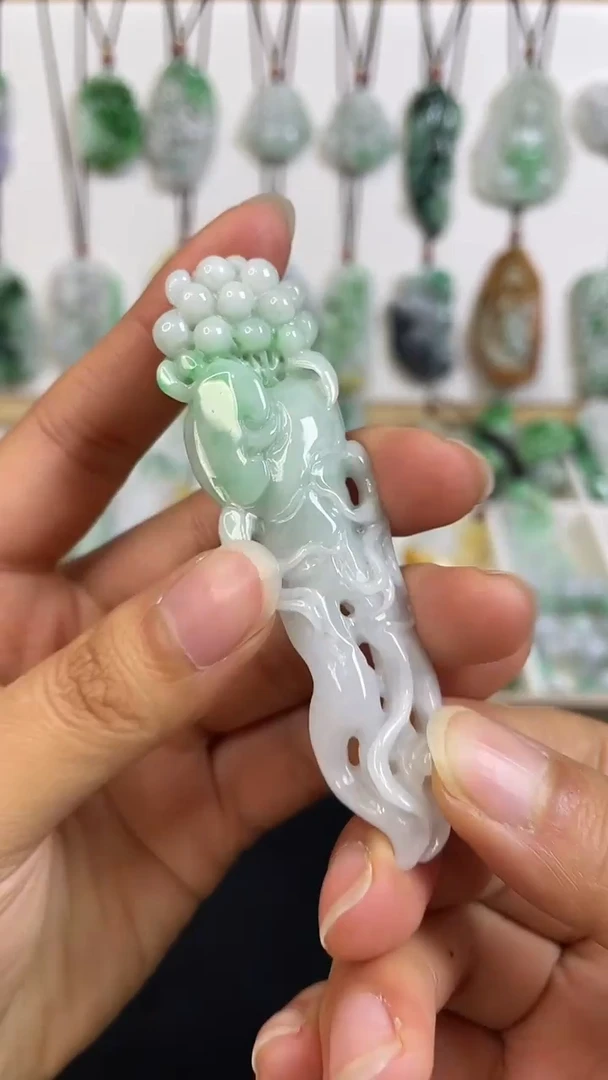 颈饰未镶嵌翡翠1