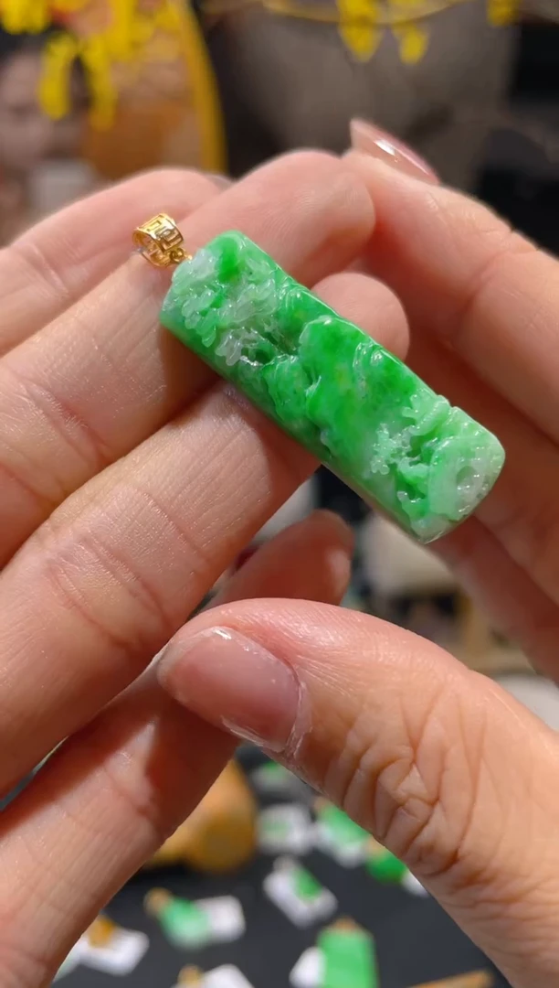 【闪购商品】翡翠颈饰18K金镶嵌假一赔三