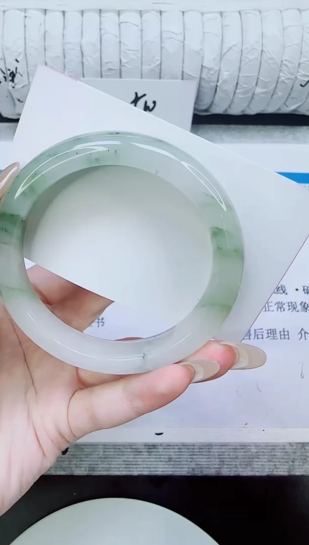 未镶嵌手镯石英质玉161/56