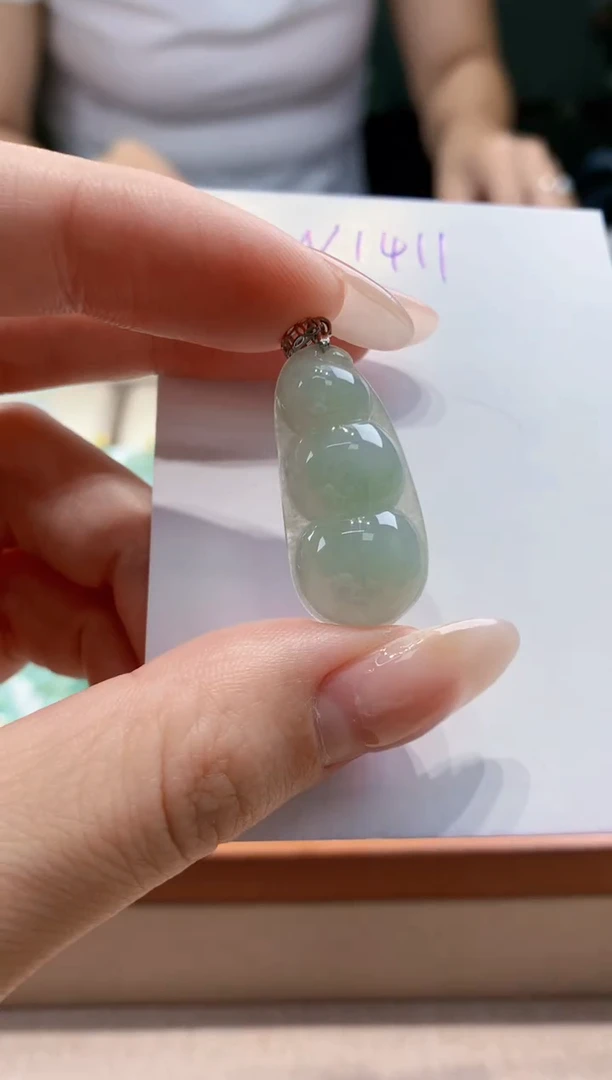 翡翠未镶嵌颈饰天然缅甸a货翡翠