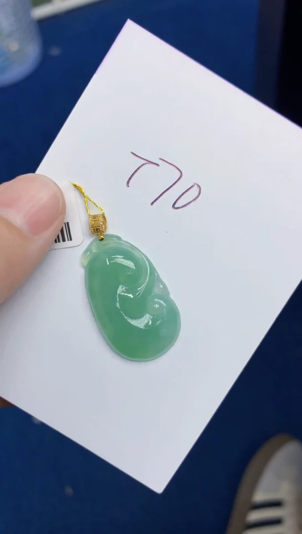 翡翠18K金镶嵌颈饰0000000000