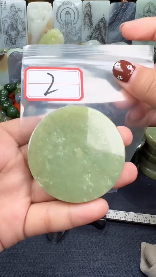 颈饰未镶嵌和田玉来****轴和田玉