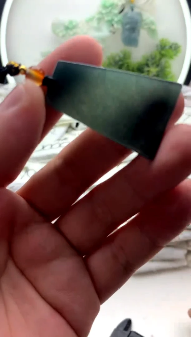 翡翠未镶嵌颈饰w商品