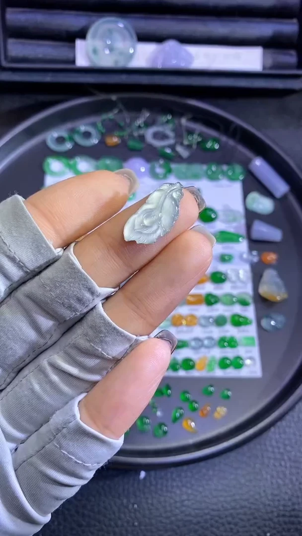 未镶嵌挂件翡翠羽毛