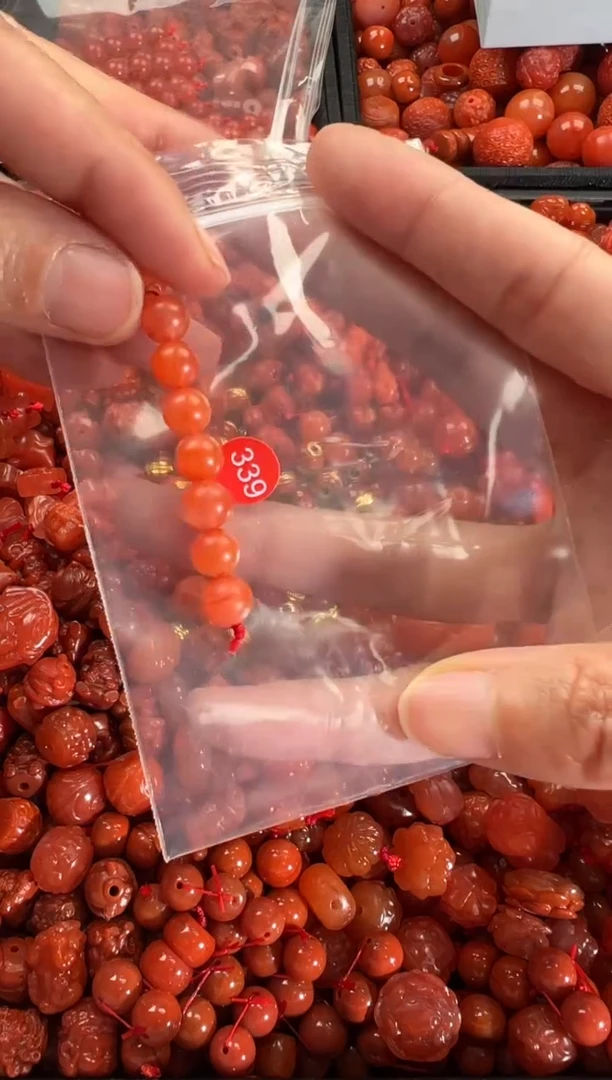 【闪购商品】南红玛瑙颈饰未镶嵌1