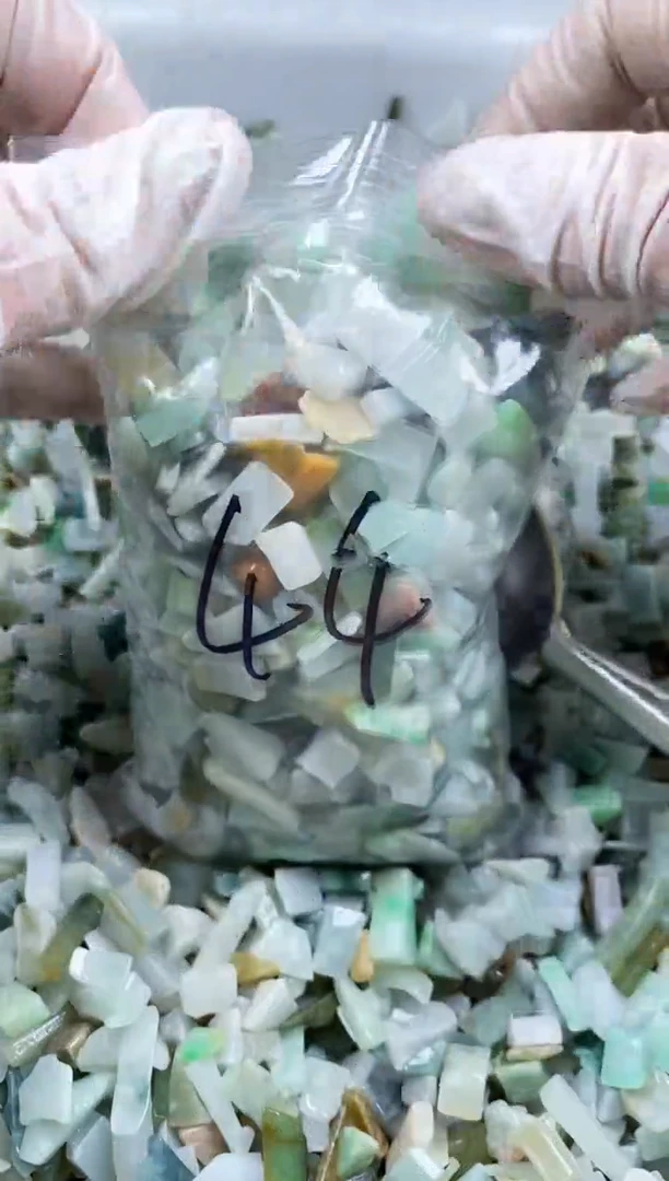 【闪购商品】翡翠颈饰未镶嵌天然翡翠迷你号500克44