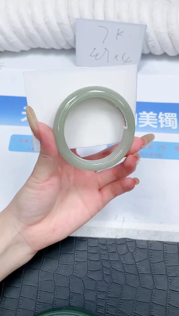 石英质玉手镯未镶嵌31-52