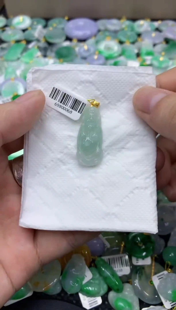 颈饰未镶嵌翡翠天然缅甸翡翠A货