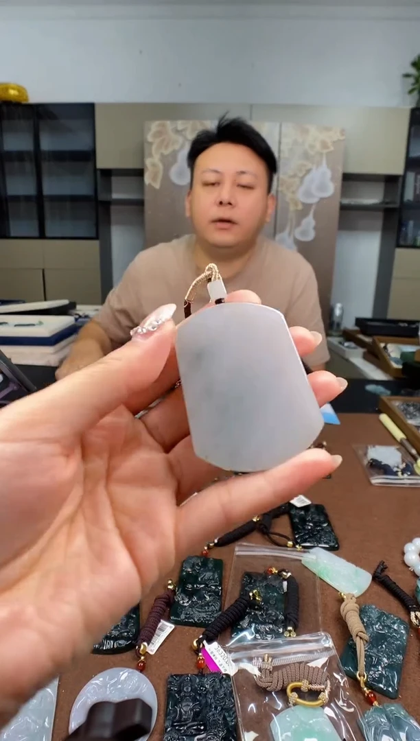 颈饰未镶嵌翡翠多样性发其一