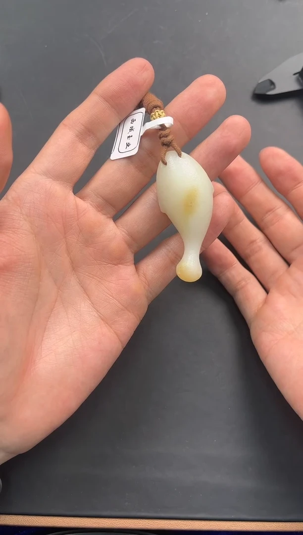 未镶嵌手串和田玉且末金山糖白吊坠微色差