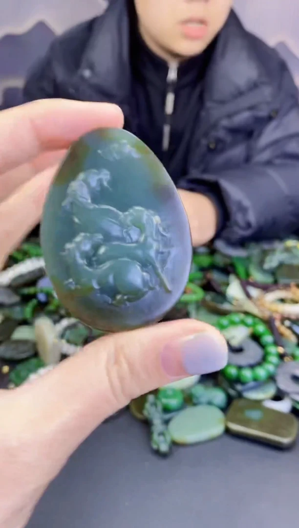 颈饰未镶嵌和田玉1