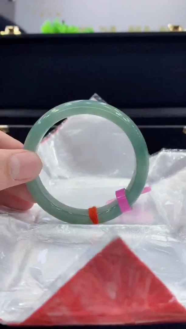 未镶嵌手镯翡翠翡翠手镯